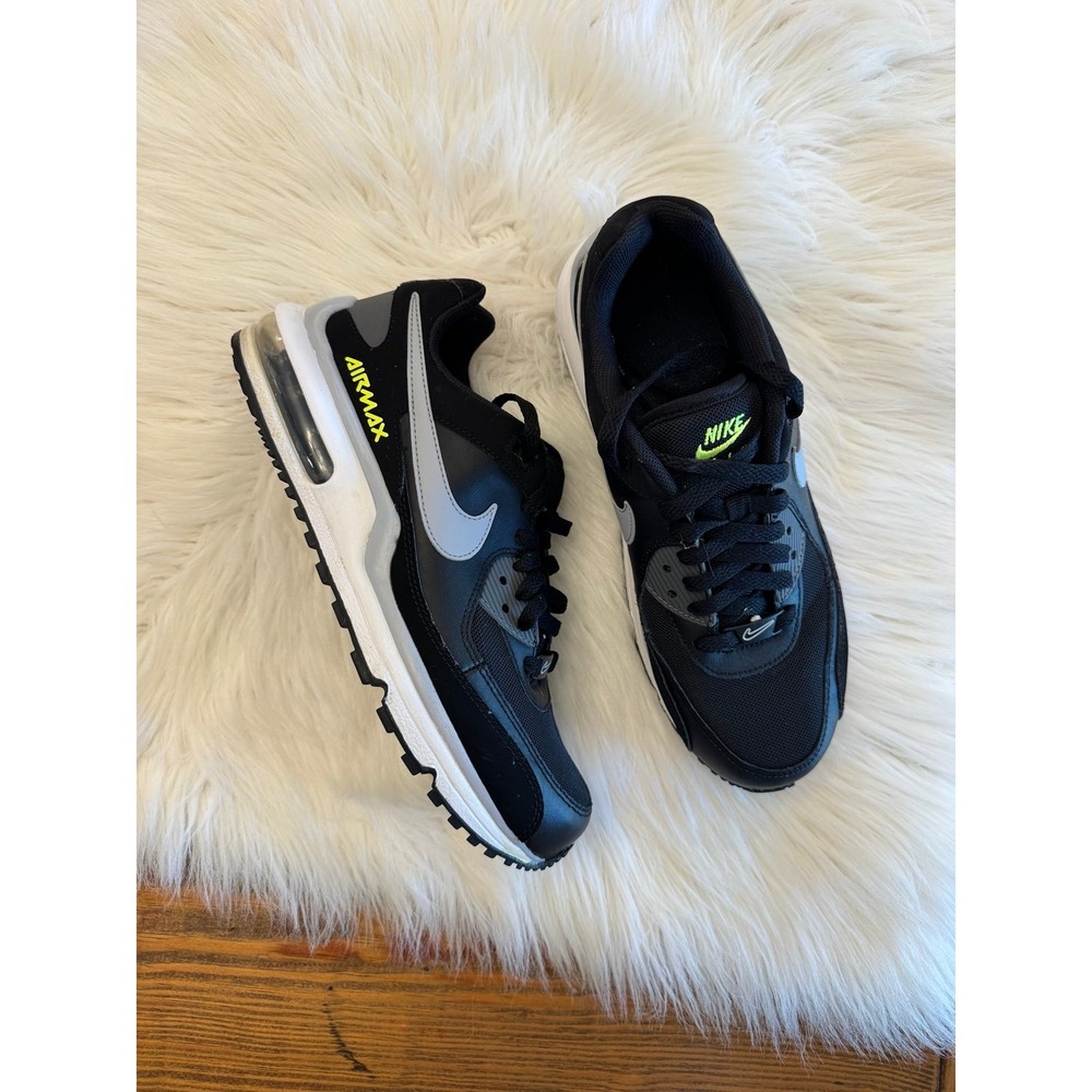 Nike Air Max Athletic Shoes size 7Y